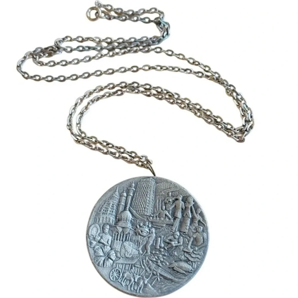 VTG Royal Selangor Greetings From Malaysia Necklace Souvenir Pewter Retro big